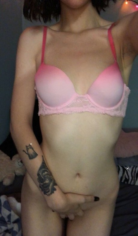 Little Pet nude actress images