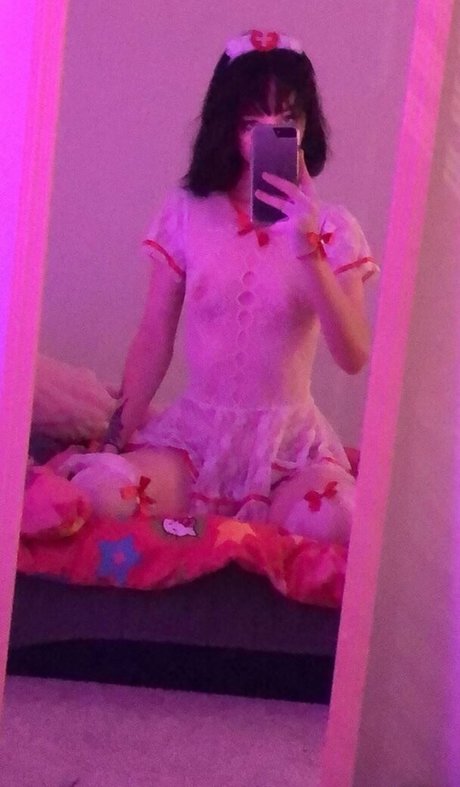 Little Pet pornstar sexy pics