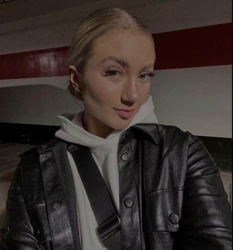 Tavia sexy model archive