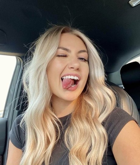 Tavia pornstar erotic img