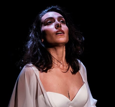 Asli Sevi beautiful star image