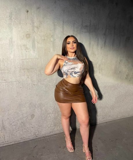 Mamiii beautiful pornstar photos