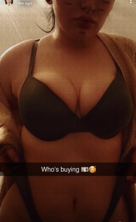 Emzii 50 nude actress picture