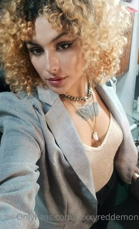 sexxyreddemon model nude archive