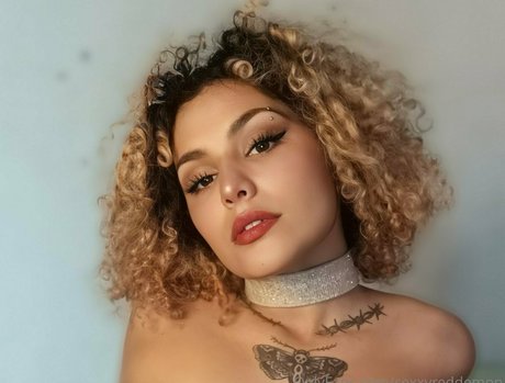 sexxyreddemon star top picture