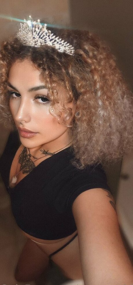 sexxyreddemon art model archive