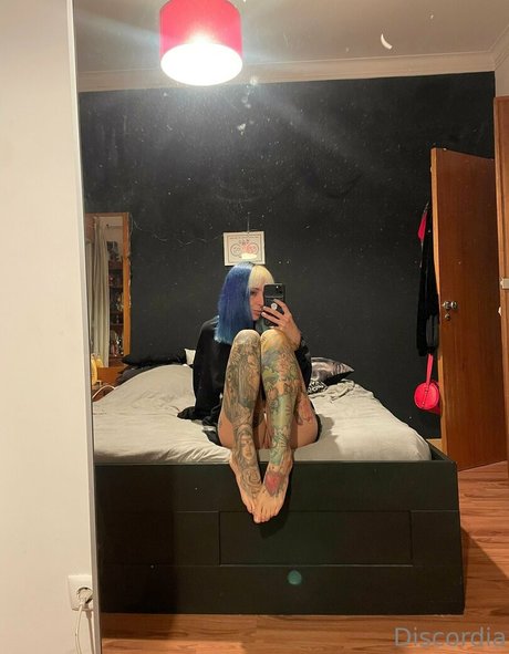 Discordiaghost model naked img