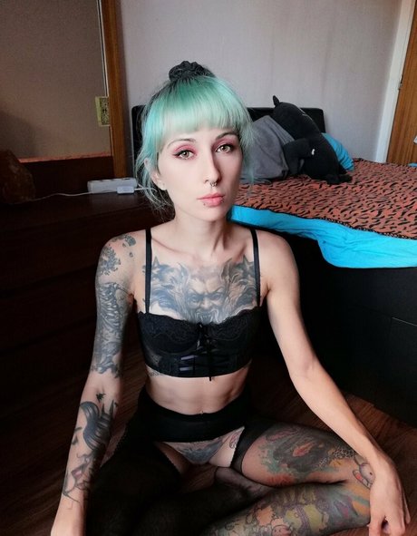 Discordiaghost sexy model img