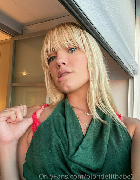 blondefitbabe28 art model image