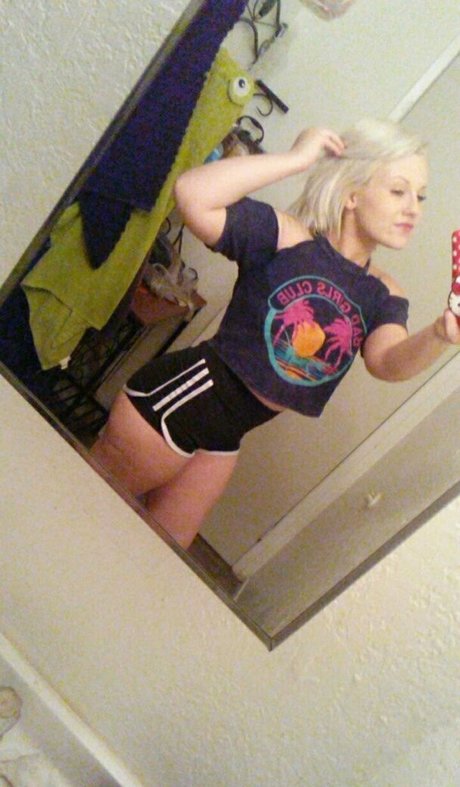 katiiemae hot model img