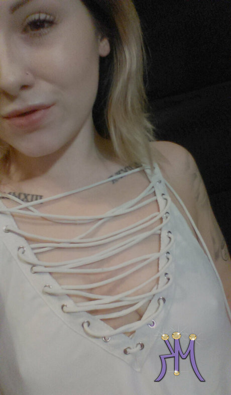 katiiemae star high quality photo