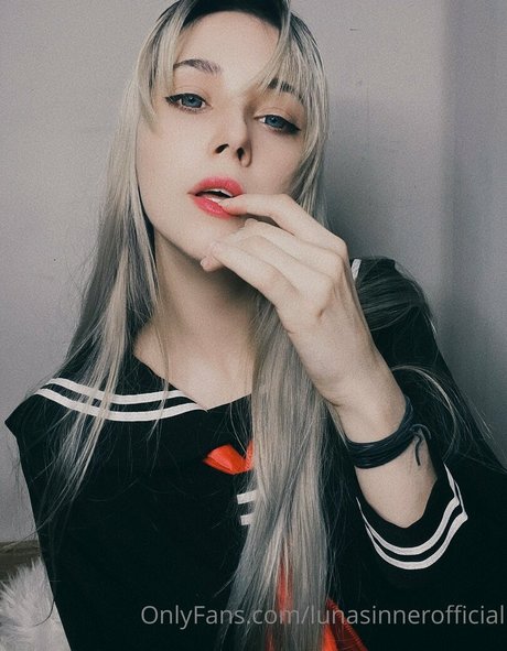 sinnerluna xxx pornstar image