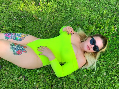 adelia adelia naked star gallery