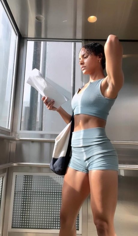 Jordan Coleman star sexy image