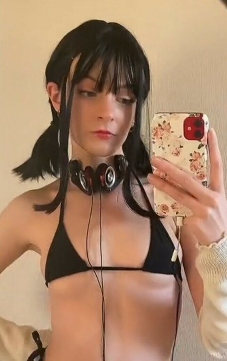 Unsol iel Cos erotic actress images