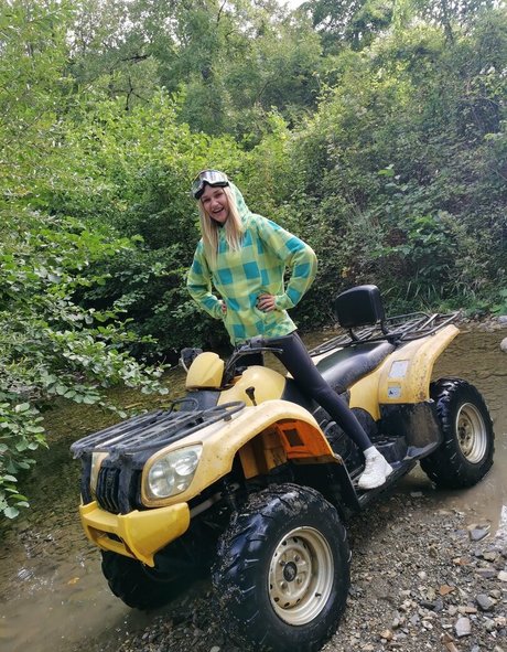 christine live model top pics