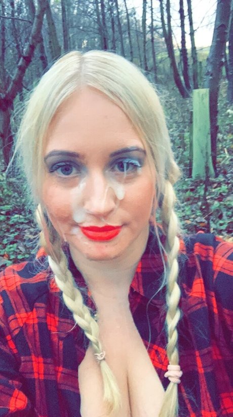 Kinkerbells1 pornstar nude photos