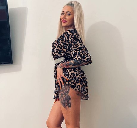 aquene isabell model pretty img