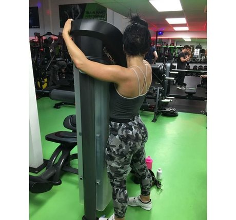 Suzy Hanah star high quality image