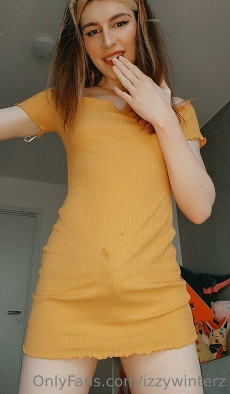 Izzy Winters model naked photo