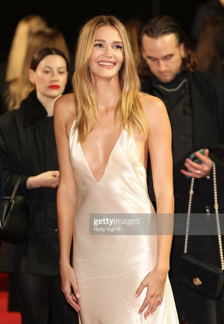 Noel Capri Berry sexy star photo