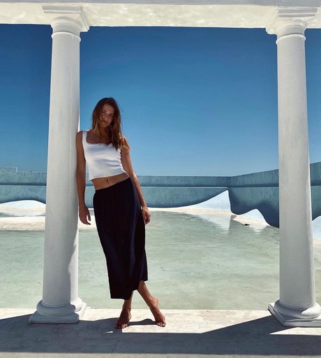 Noel Capri Berry art actress pics