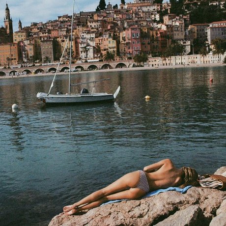 Noel Capri Berry star sexy pics