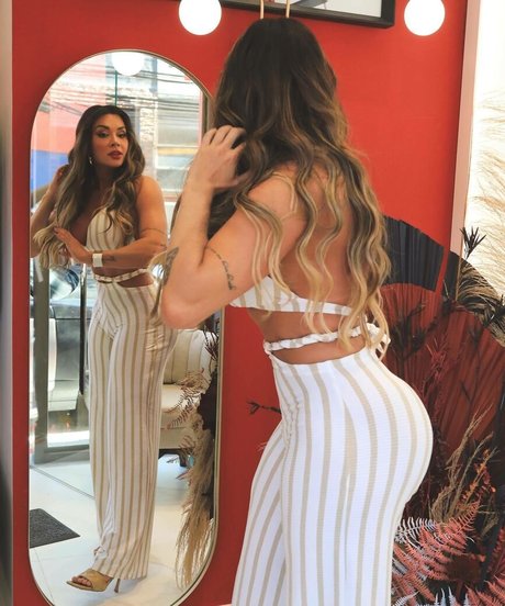 Juliana Salimeni star pornographic gallery