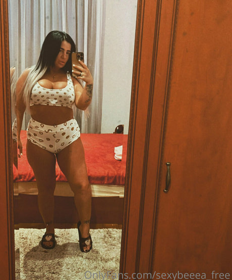 sexybeeea free top actress galleries