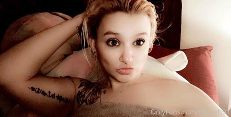 barbie6996 pornstar nude photo
