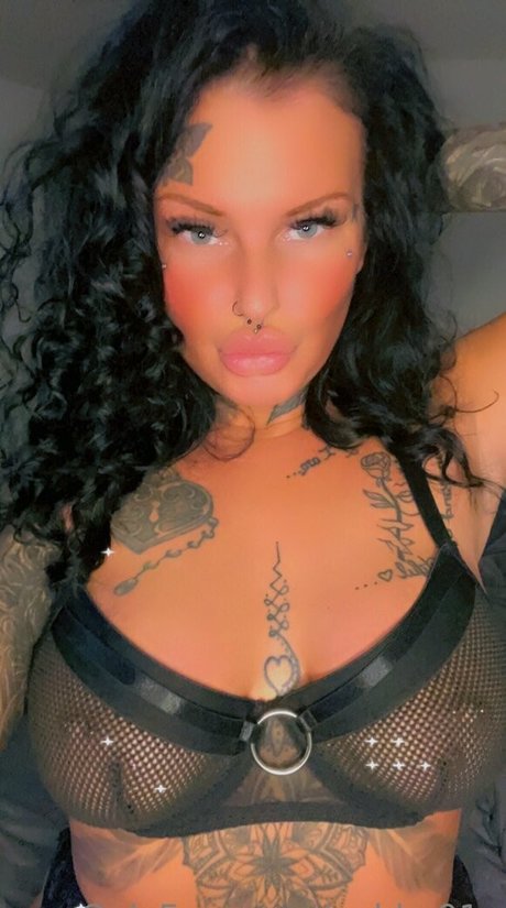 gabby91x nude star img