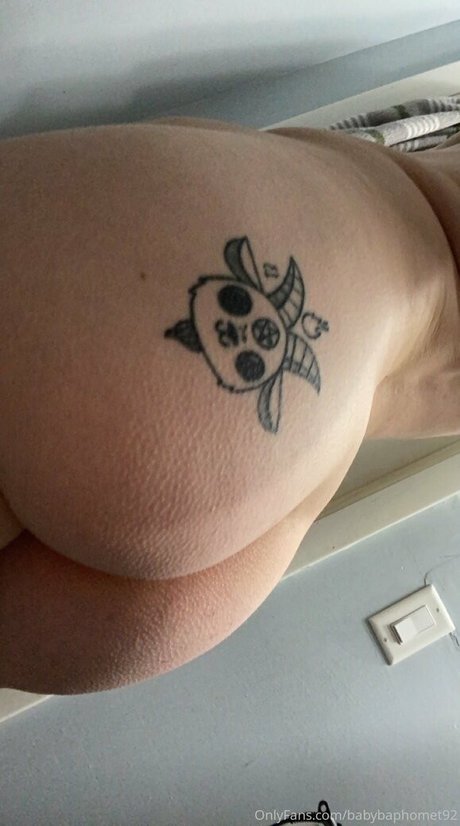 babybaphomet92 adult model pics