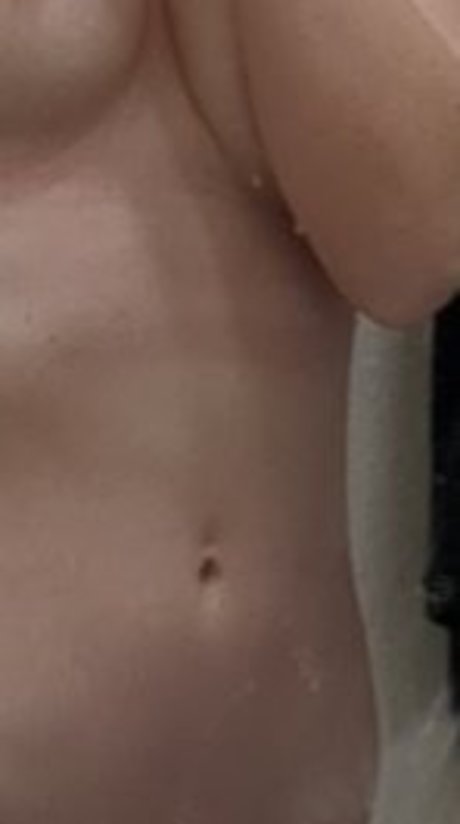 emulicious nudes actress picture