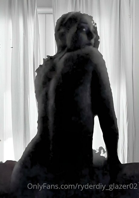 imamazingbitch star sexy image