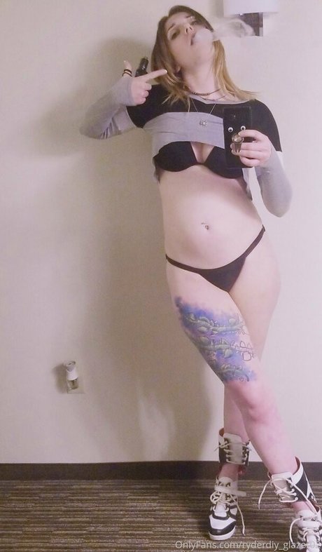 imamazingbitch model nude gallery