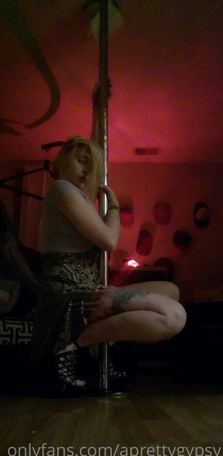 imamazingbitch nude model pictures