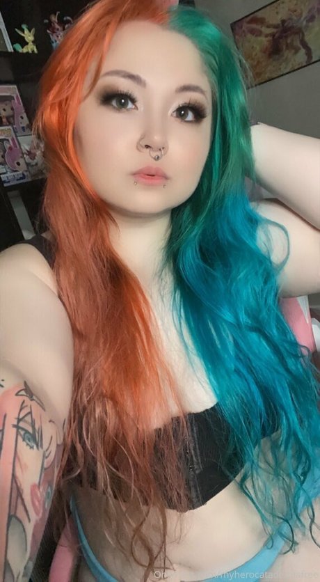 myherocatademiafree top actress photo