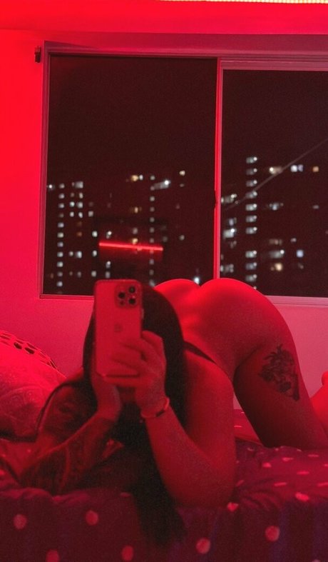 valeeenbossa star nude image