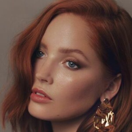 Ellie Bamber beautiful star images