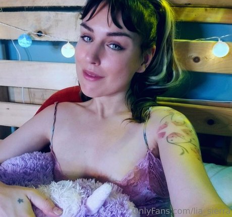 lia sierra pretty star photos