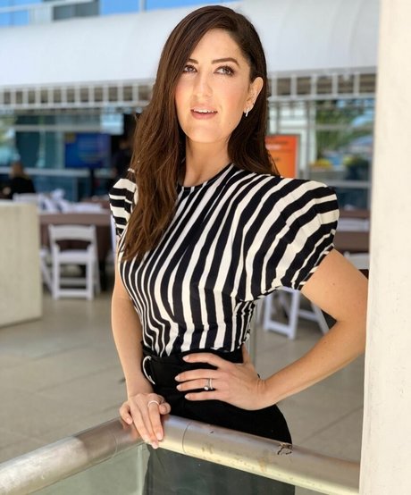 D Arcy Carden actress image