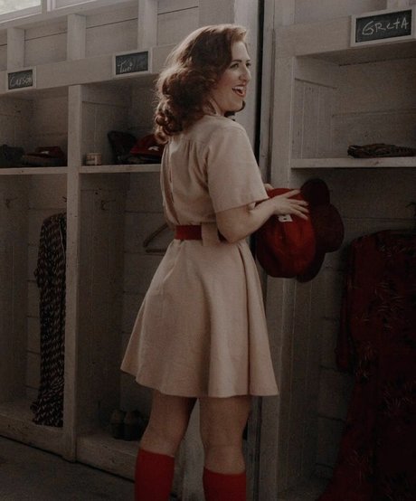 D Arcy Carden model nude pic