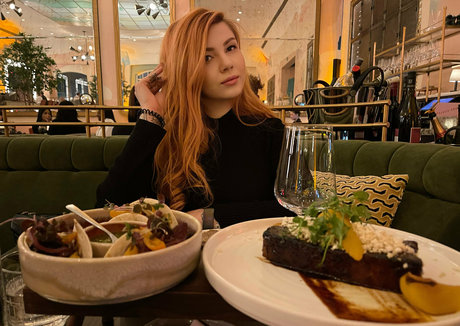 satelina naked actress pic