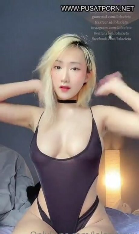 Lolazietaxx model nude photo