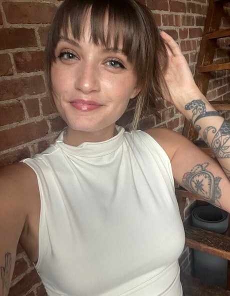 Alanah Mackie star high quality photos