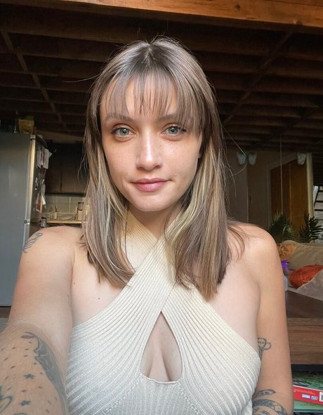 Alanah Mackie sexy actress archive