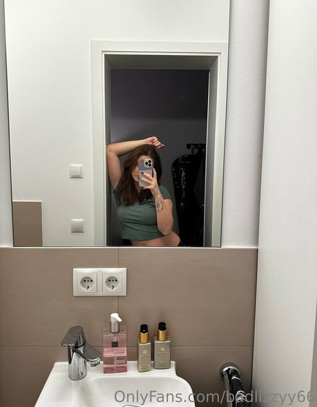 badlizzyy66 free model photos