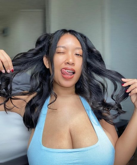 Aoy Chitchanok art model pictures