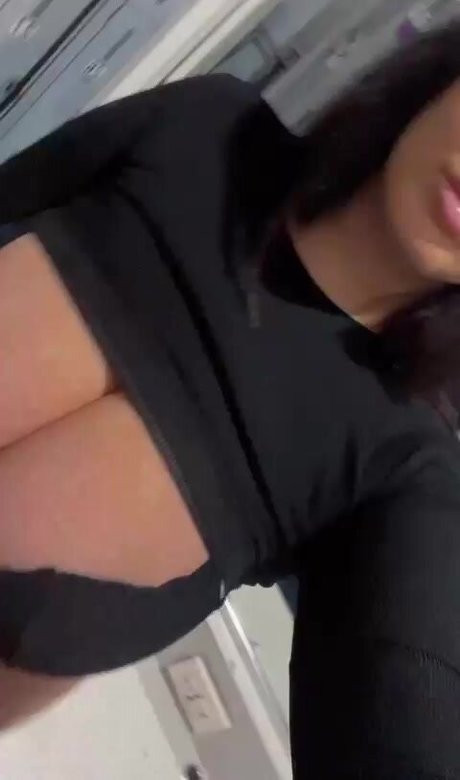 roxnour star erotic gallery