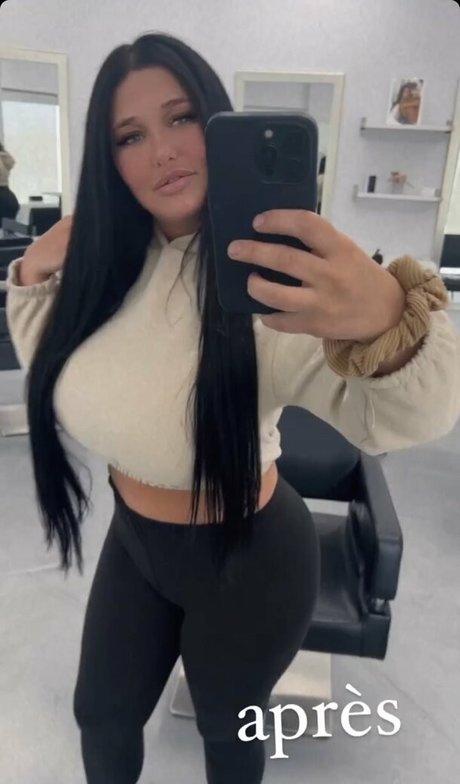 roxnour model nude gallery